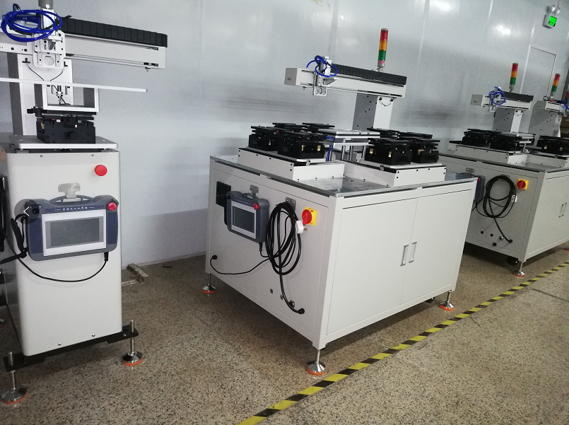 自動裝釘機(jī)